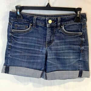 White House Black Market Women’s Shorts Blue Denim Cuffed Stretch Size 4